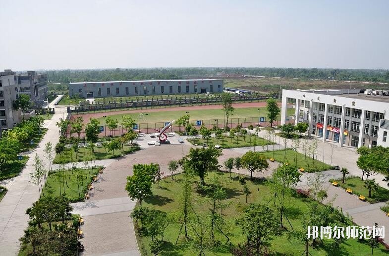 成都電子信息幼兒師范學(xué)校2018年報(bào)名條件、招生對(duì)象