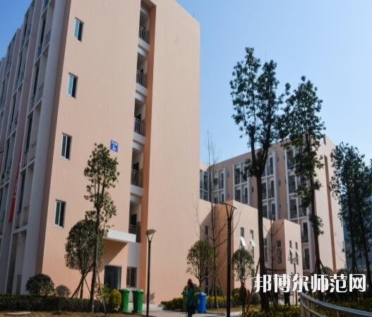 成都信息技術(shù)幼兒師范學(xué)校2018年報(bào)名條件、招生對(duì)象