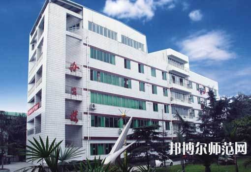 成都實(shí)驗(yàn)商貿(mào)幼兒師范管理學(xué)校2020年報(bào)名條件、招生要求、招生對(duì)象