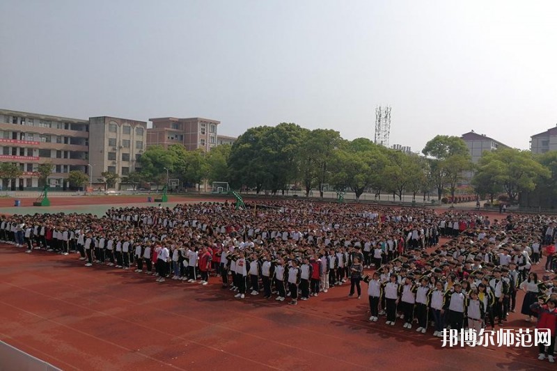 陜西工貿(mào)職業(yè)中等專業(yè)師范學(xué)校2020年報名條件、招生要求、招生對象