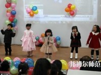 遵義2020年幼師學(xué)校中專升大?？际裁? /><b>遵義2020年幼師學(xué)校中專升大?？际裁?/b><span>2020-03-25 16:18</span><p>以往大多數(shù)的人在選擇就讀了職業(yè)學(xué)校就是為了之后的就業(yè)的，但是現(xiàn)在很多的同學(xué)就讀了職業(yè)學(xué)校之后是為了要繼續(xù)升學(xué)的，中專學(xué)校</p></a></li>
            <li><a href=