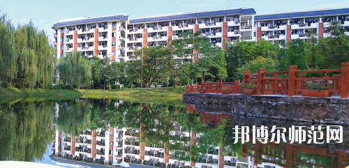 廣西民族師范大學(xué)相思湖學(xué)院2021年招生辦聯(lián)系電話(huà)