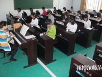 廣東2021年中專幼師學?？梢钥即髮? /><b>廣東2021年中專幼師學校可以考大專嗎</b><span>2021-05-14 13:51</span><p>引言：相信每一位同學都有一個大學夢，不僅僅是讓自己能夠擁有大學文憑，更是想要自己學的專業(yè)的知識。中專的同學也不例外，很多</p></a></li>
            <li><a href=