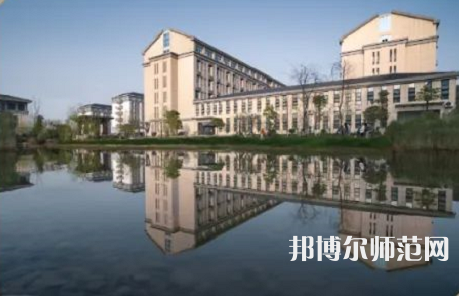 湖北恩施師范學(xué)院2023年報(bào)名條件、招生要求、招生對(duì)象