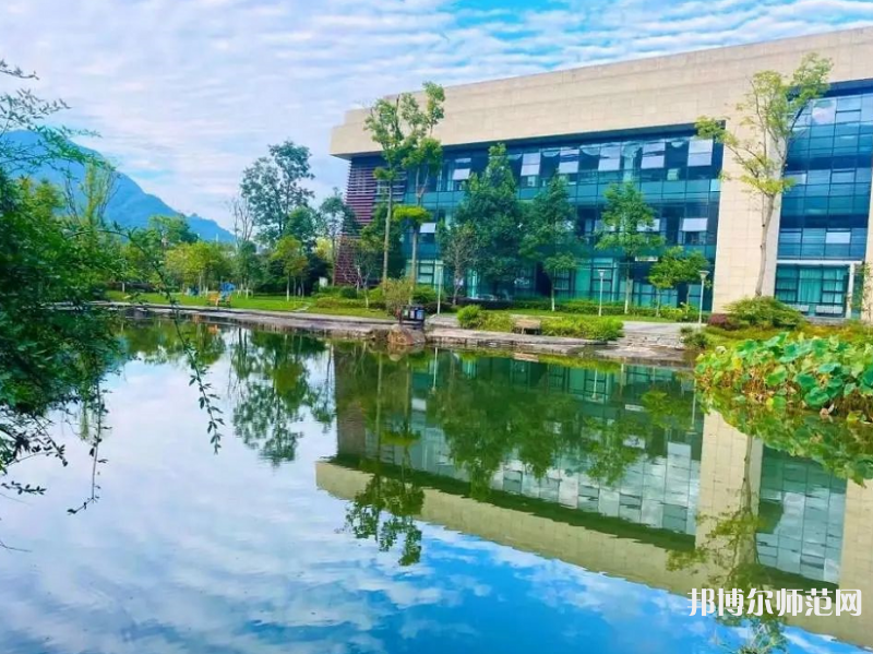 阿壩師范學(xué)院2023年報(bào)名條件、招生要求、招生的對象