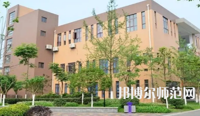 2023年郫縣友愛職業(yè)技術(shù)幼兒師范學(xué)校報(bào)名條件、招生對(duì)象