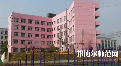 2023年達州高級技工幼兒師范學(xué)校報名條件、招生對象