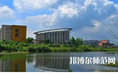 2023年重慶師范大學(xué)涉外商貿(mào)學(xué)院報名條件、招生對象
