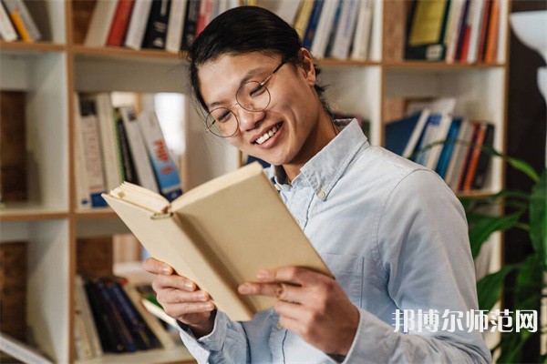 上海外國語師范大學(xué)賢達(dá)經(jīng)濟(jì)人文學(xué)院崇明校區(qū)介紹、地址